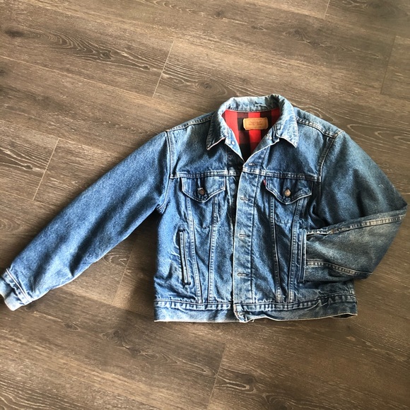 Vintage Levi Trucker Denim Jacket - Picture 4 of 7
